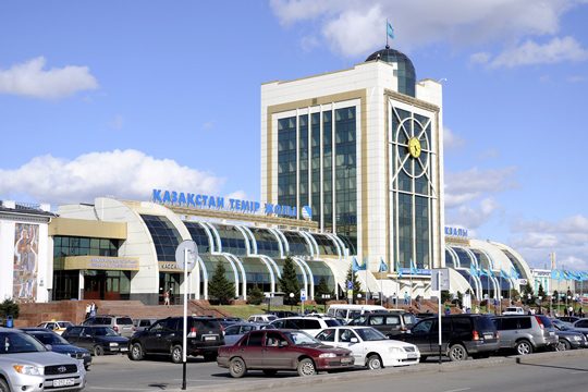 фото вокзала в Астане (экс-Нур-Султан) Ж/Д вокзал в Астане (экс-Нур-Султан). Фото train-photo.ru