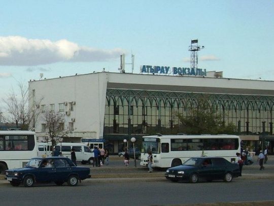 фото вокзала Атырау Ж/Д вокзал Атырау. Фото http://photos.wikimapia.org