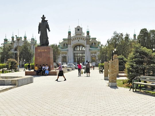 Ж/Д вокзал в Туркестане. Фото posmotrel.net